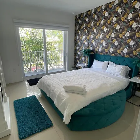New 3 Story In Homestead- 3/2.5 Balcony & Rooftop